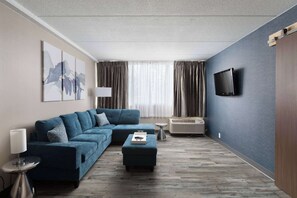 办公桌、遮光窗帘、熨斗/熨衣板、免费婴儿床