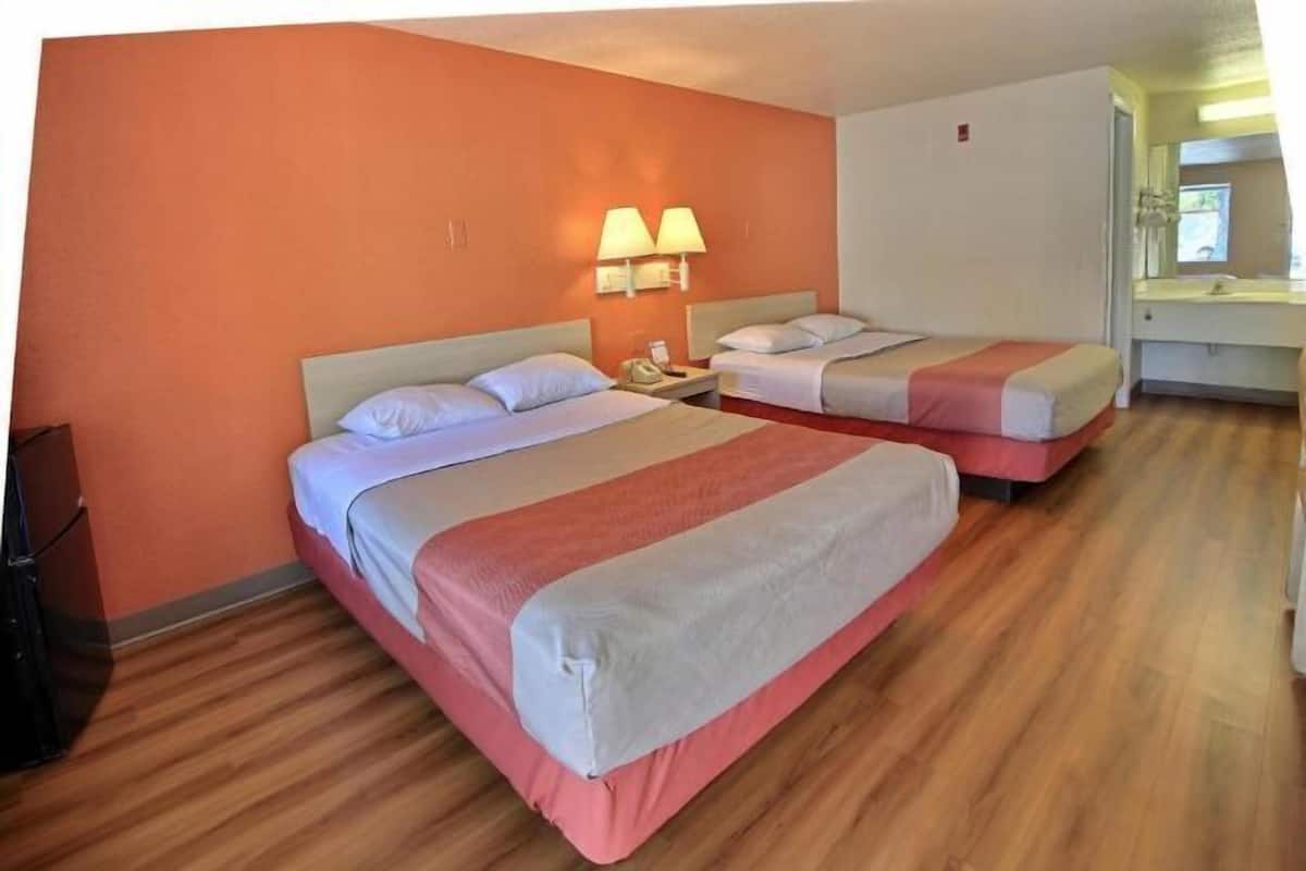 In-room safe, desk, iron/ironing board, WiFi (free)