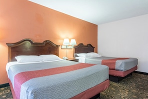 In-room safe, desk, iron/ironing board, free WiFi - Motel 6 Hope, AR (Hope)