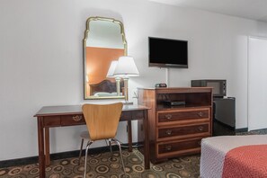 In-room safe, desk, iron/ironing board, free WiFi