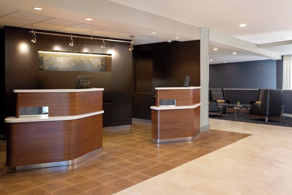 Reception - Courtyard By Marriott Palm Springs (Palm Springs)