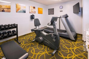 Fitness facility - Comfort Hotel & Suites (Peterborough)