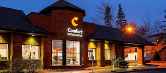 Comfort Hotel & Suites