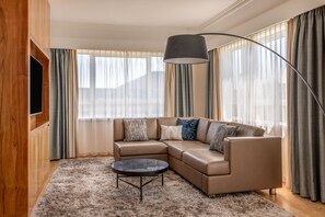 Suite, 1 Bedroom | Living room