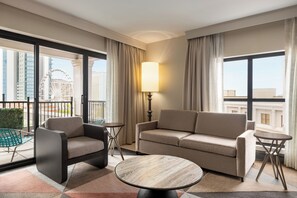 Signature Suite, 1 King Bed, Balcony | Living area
