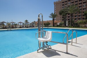 Outdoor pool, pool umbrellas, sun loungers