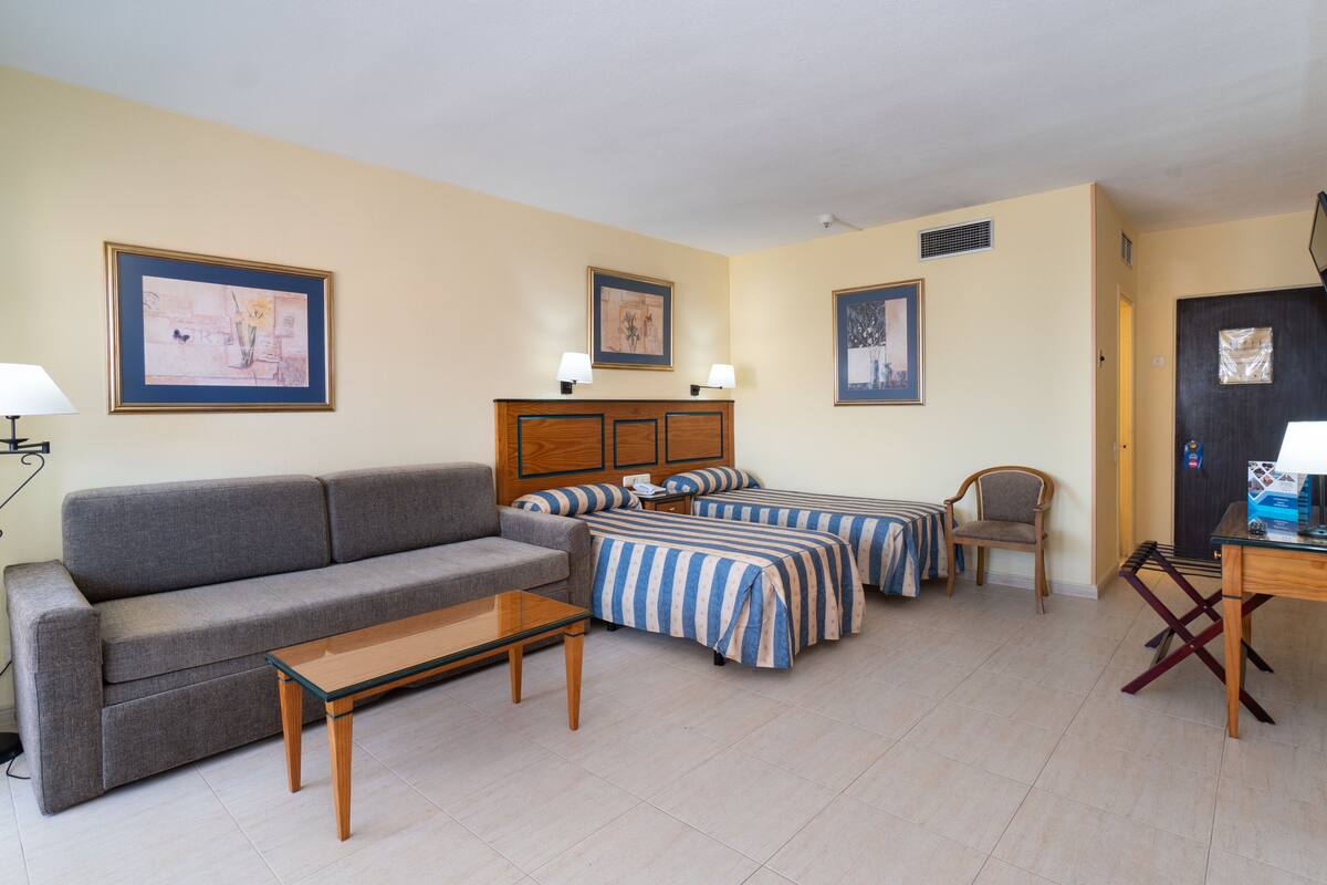 In-room safe, desk, iron/ironing board, free WiFi