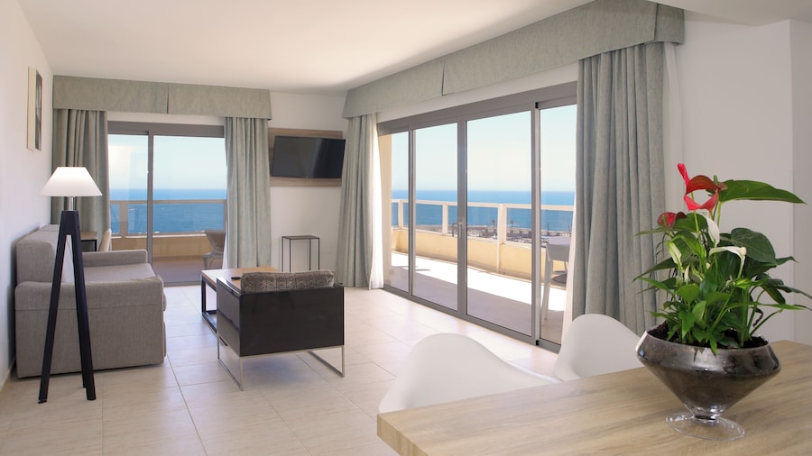 Aparthotel PYR Fuengirola