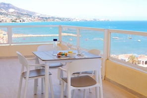 Suite, vue sur la mer | Terrasse/patio