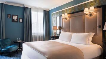 Classic Room, 1 Double Bed | Minibar, in-room safe, desk, laptop workspace