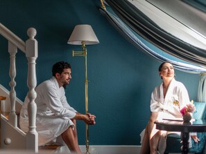 Paritalo, 1 parisänky (Duplex Room) | Minibaari, tallelokero huoneessa, työpöytä