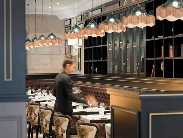Déjeuner, dîner et souper servis sur place