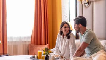 Classic Room, 1 Double Bed | Minibar, in-room safe, desk, laptop workspace