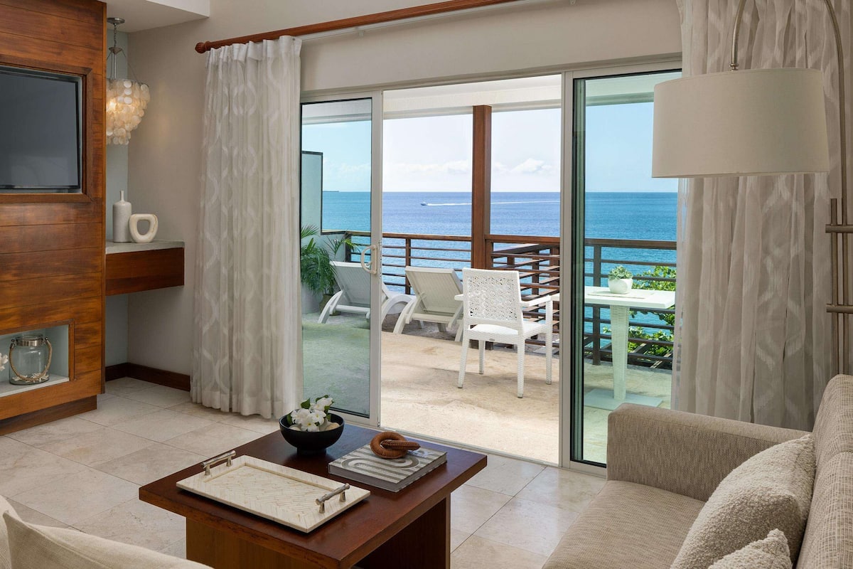 Elite Suite, 1 Bedroom, Ocean View (2-Story 1-Bedroom Butler Villa Suite) | In-room safe, soundproofing, iron/ironing board, free WiFi