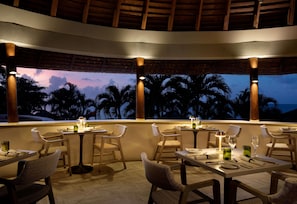 9 restaurants, breakfast, lunch, dinner served; Italian cuisine