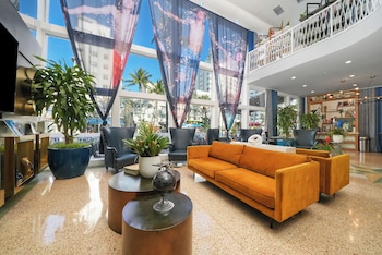Hotel entrance and lobby at Catalina Hotel & Beach Club