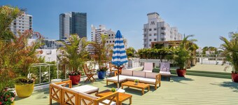 Catalina Hotel & Beach Club