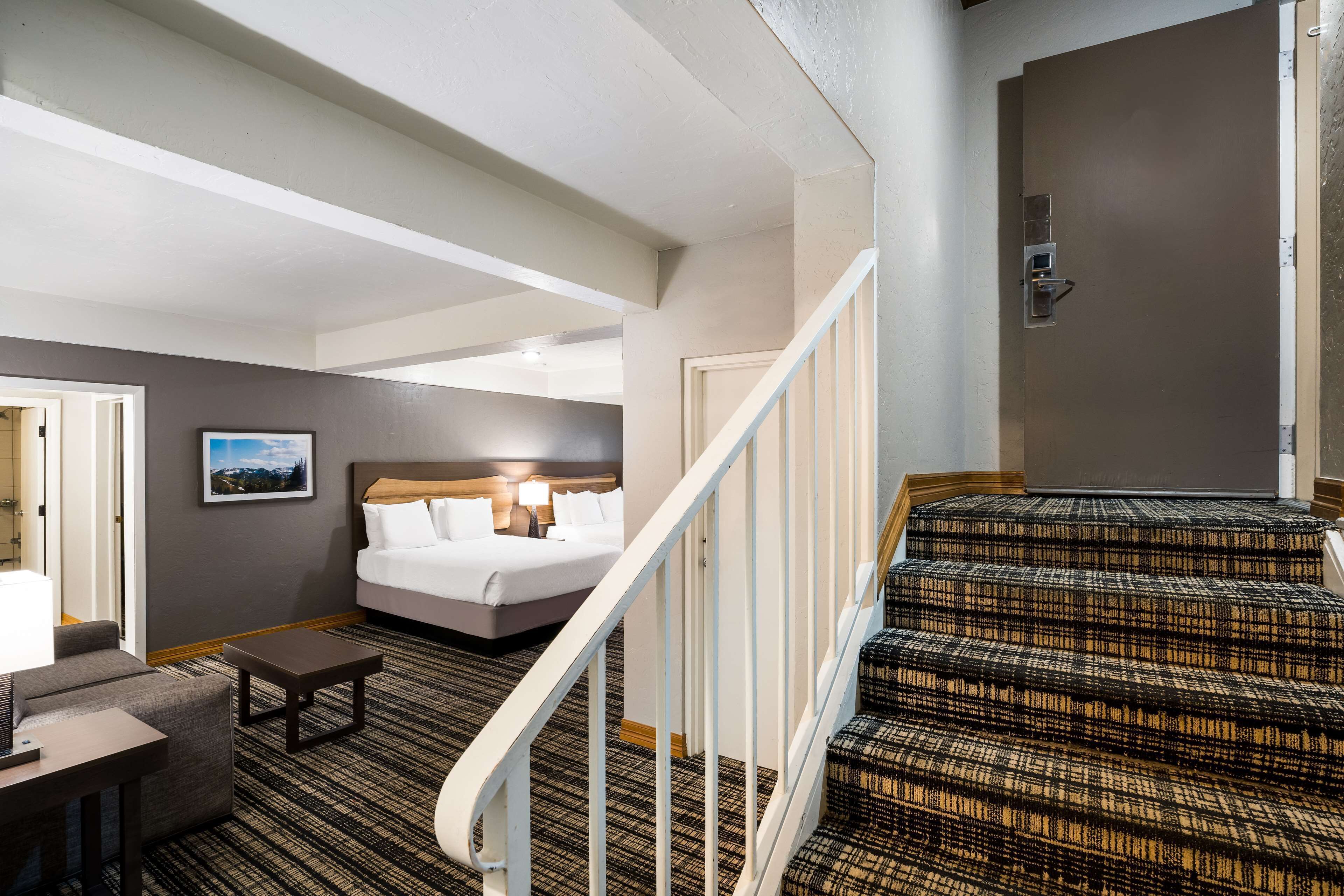 suite, multiple beds, non smoking (with single sofabed) | 1 bedroom, desk, iron/ironing board, wifi