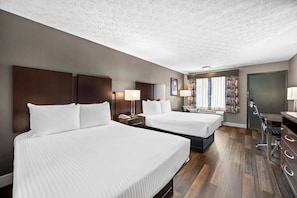 Chambre Standard, 2 grands lits, non-fumeur | Coffre-fort, rideaux d’obscurcissement, fer et planche à repasser