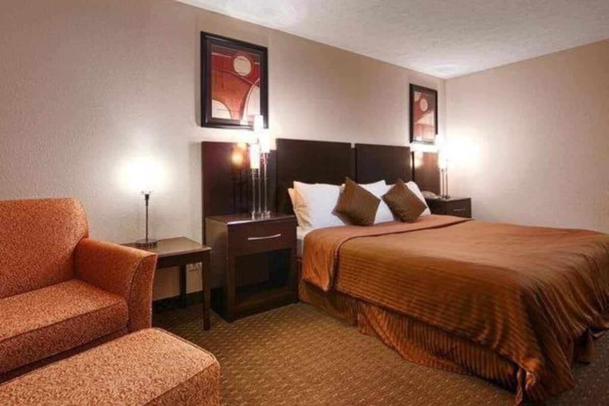 In-room safe, blackout curtains, iron/ironing board, WiFi