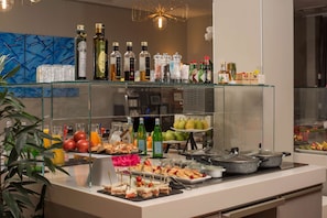 Daily buffet breakfast for a fee