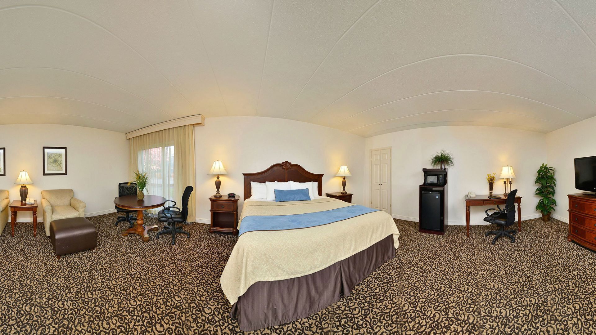 Premium bedding, pillowtop beds, in-room safe, desk