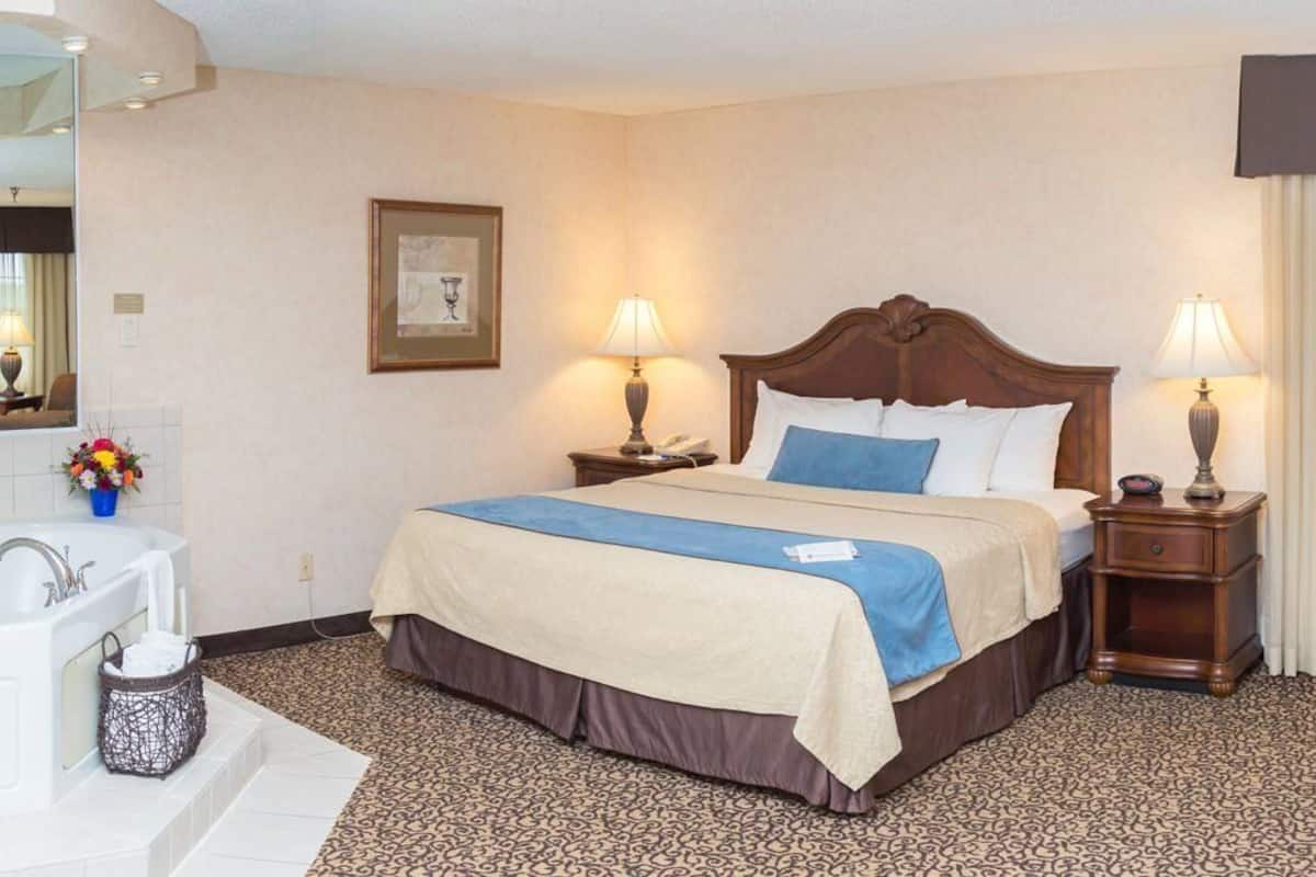 Ropa de cama de alta calidad y camas con pillow-top
