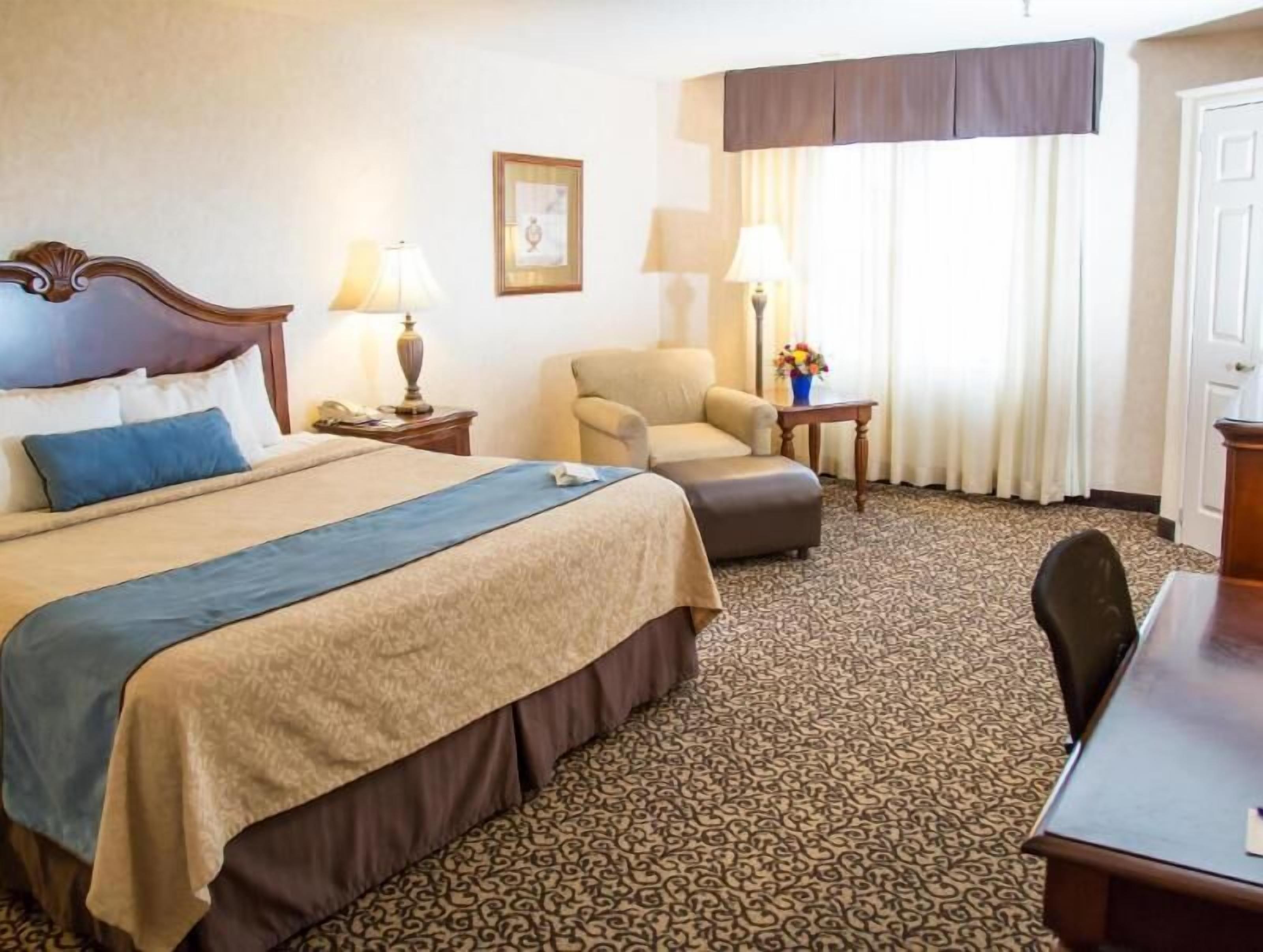 Premium bedding, pillowtop beds, in-room safe, desk