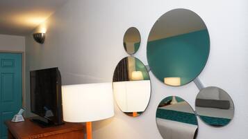 Standard Room, 1 King Bed | Desk, laptop workspace, iron/ironing board, free cribs/infant beds