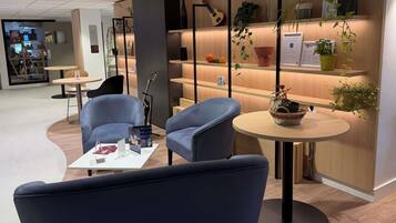 Bar (trong khuôn viên)