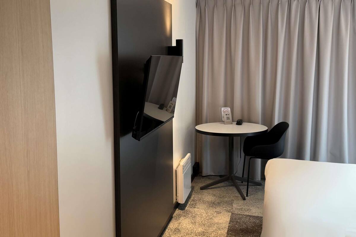 Premium bedding, desk, soundproofing, iron/ironing board