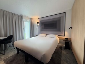 Standard Room, 1 Double Bed | Premium bedding, desk, soundproofing, iron/ironing board