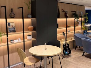 住宿內酒吧
