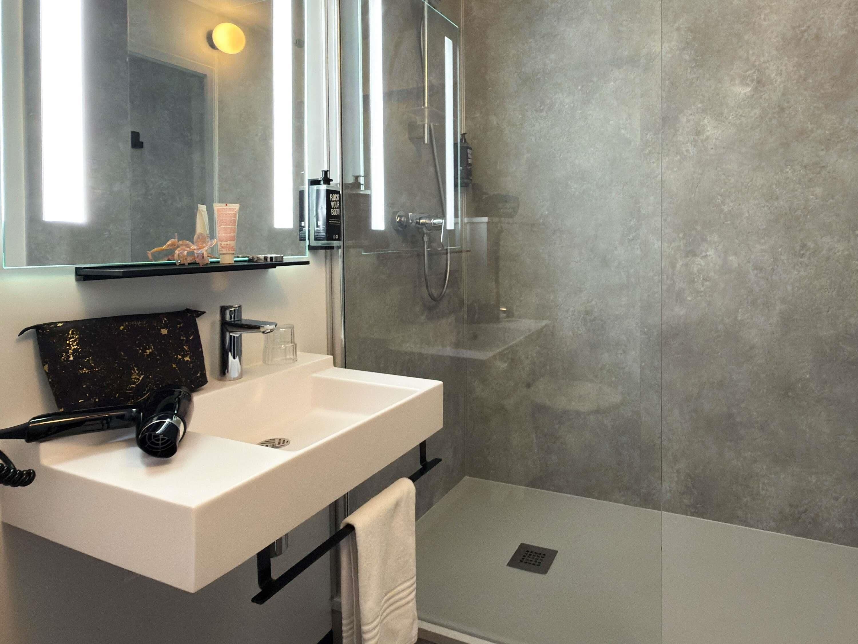 Chambre Standard, 1 lit double | Literie de qualité, bureau, système d’insonorisation