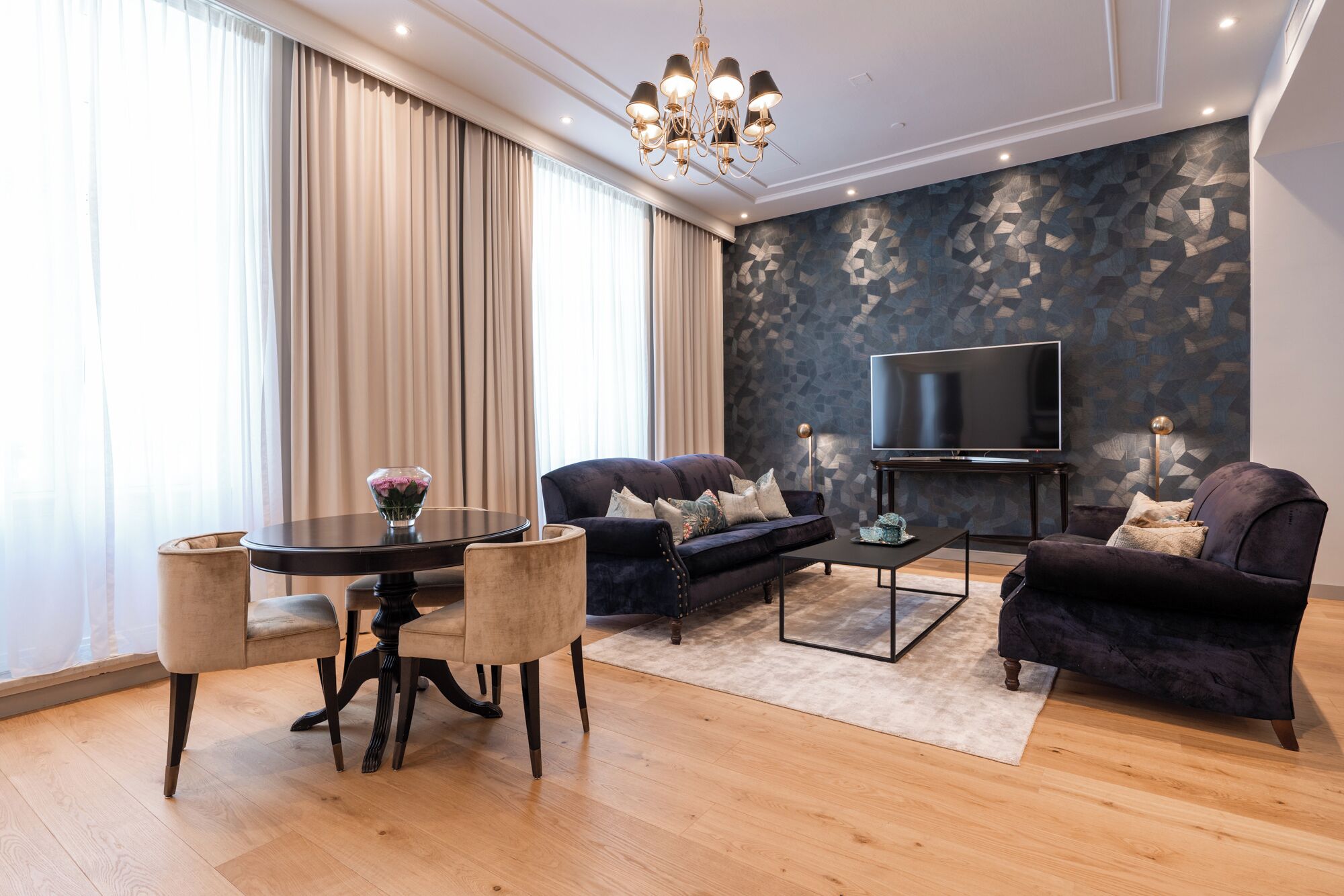 suite | minibar, in-room safe, desk, laptop workspace