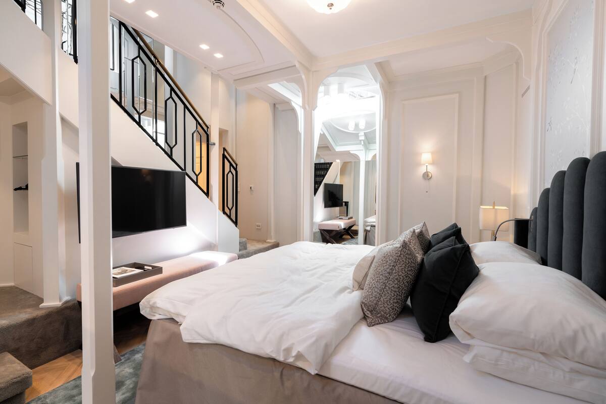 suite (the tower) | minibar, in-room safe, desk, laptop workspace