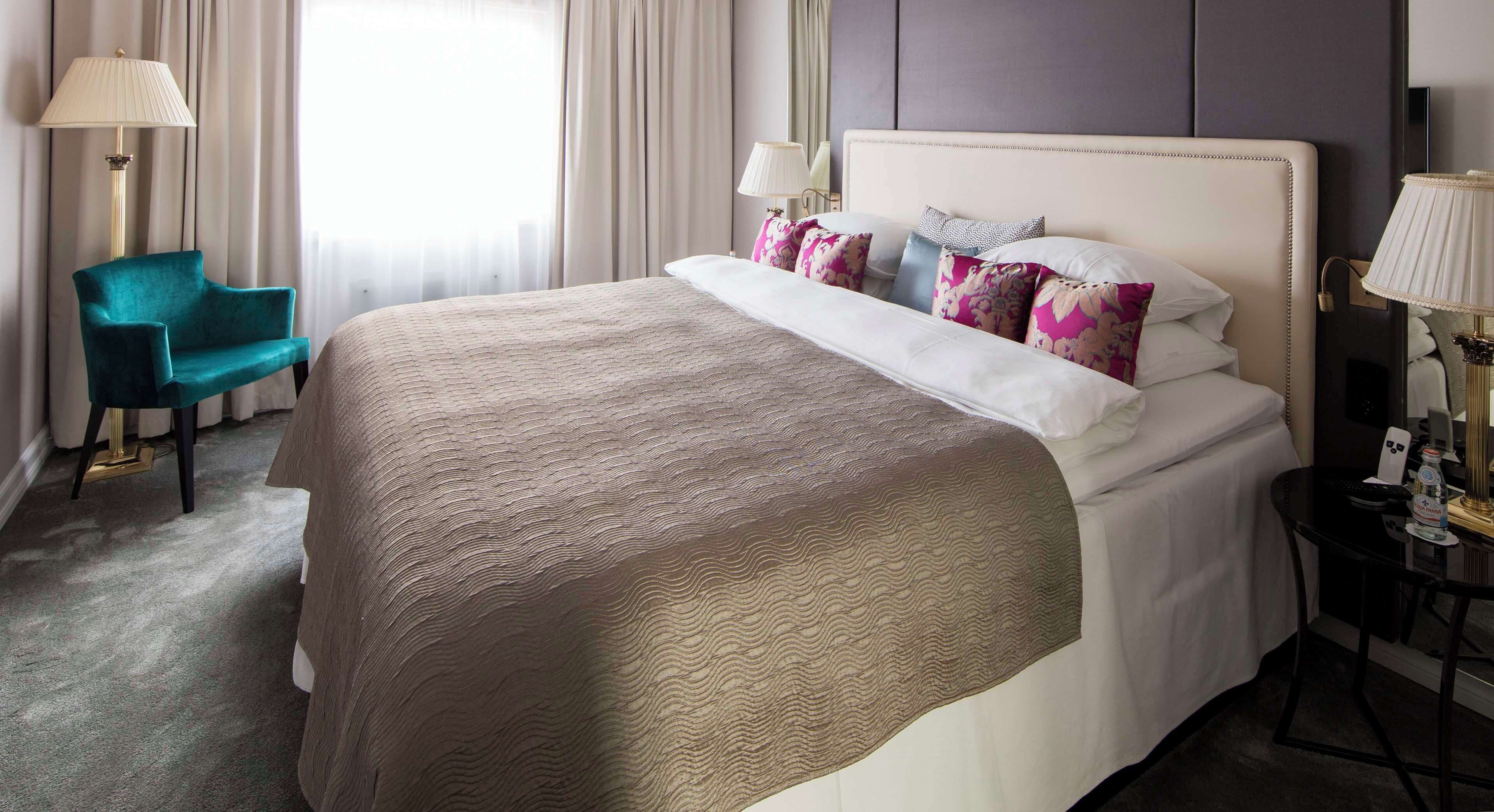 Penthouse (Suite) | Minibar, caja de seguridad en la habitación y escritorio 