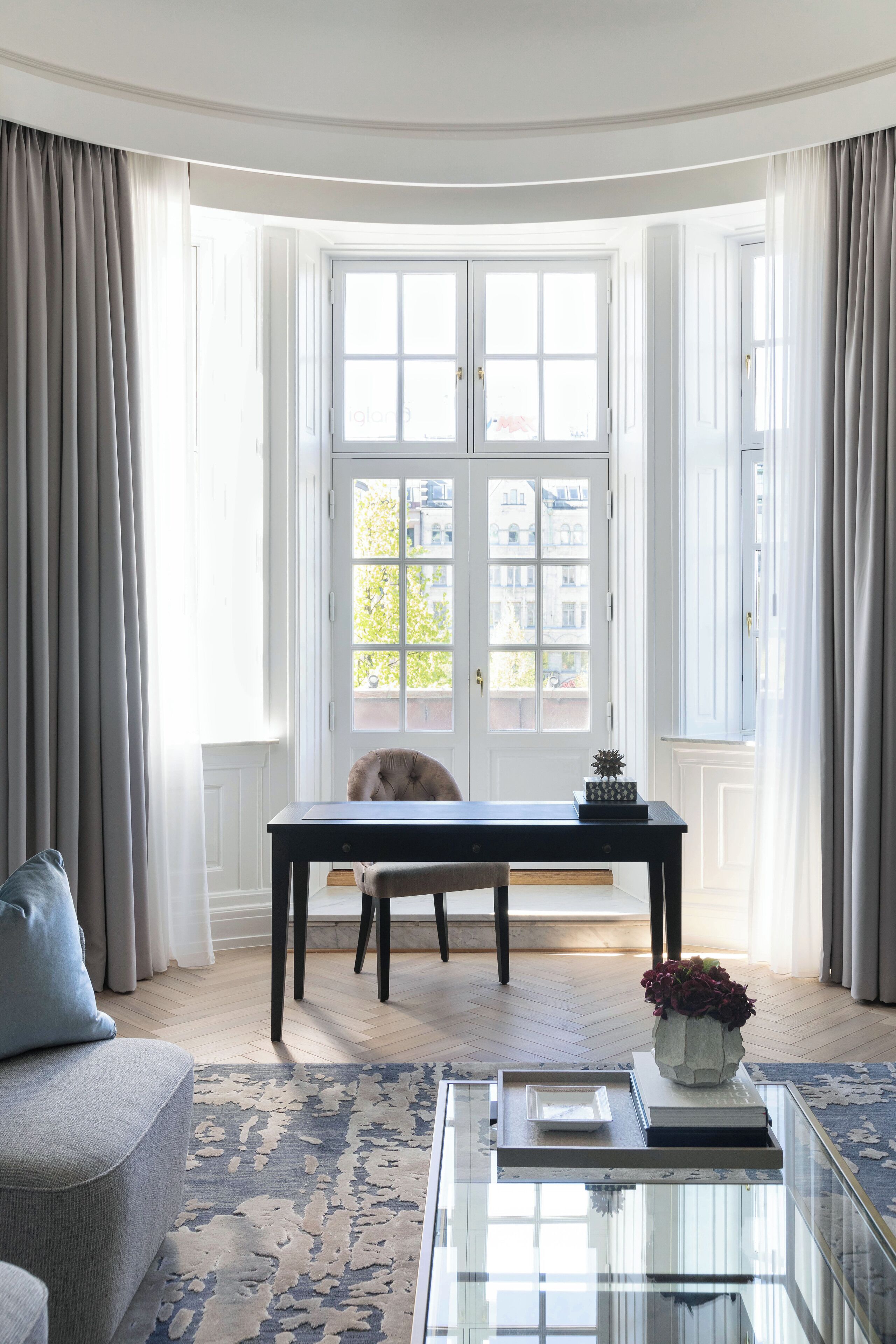 suite (the nobel) | minibar, in-room safe, desk, laptop workspace