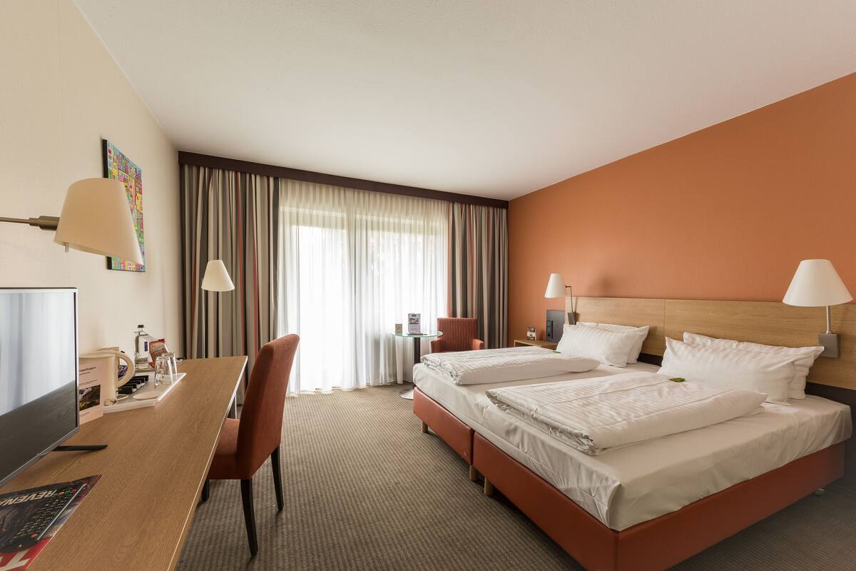 Premium Single Room | Desk, iron/ironing board, free cots/infant beds, rollaway beds