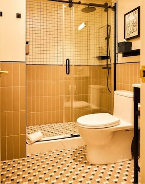 Shower, rainfall showerhead, designer toiletries, hair dryer - Union Hotel (Toronto)