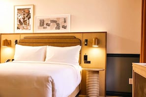 Chambre, 1 grand lit (Swanky Queen) | Literie de qualité, lit avec matelas Tempur-Pedic, bureau