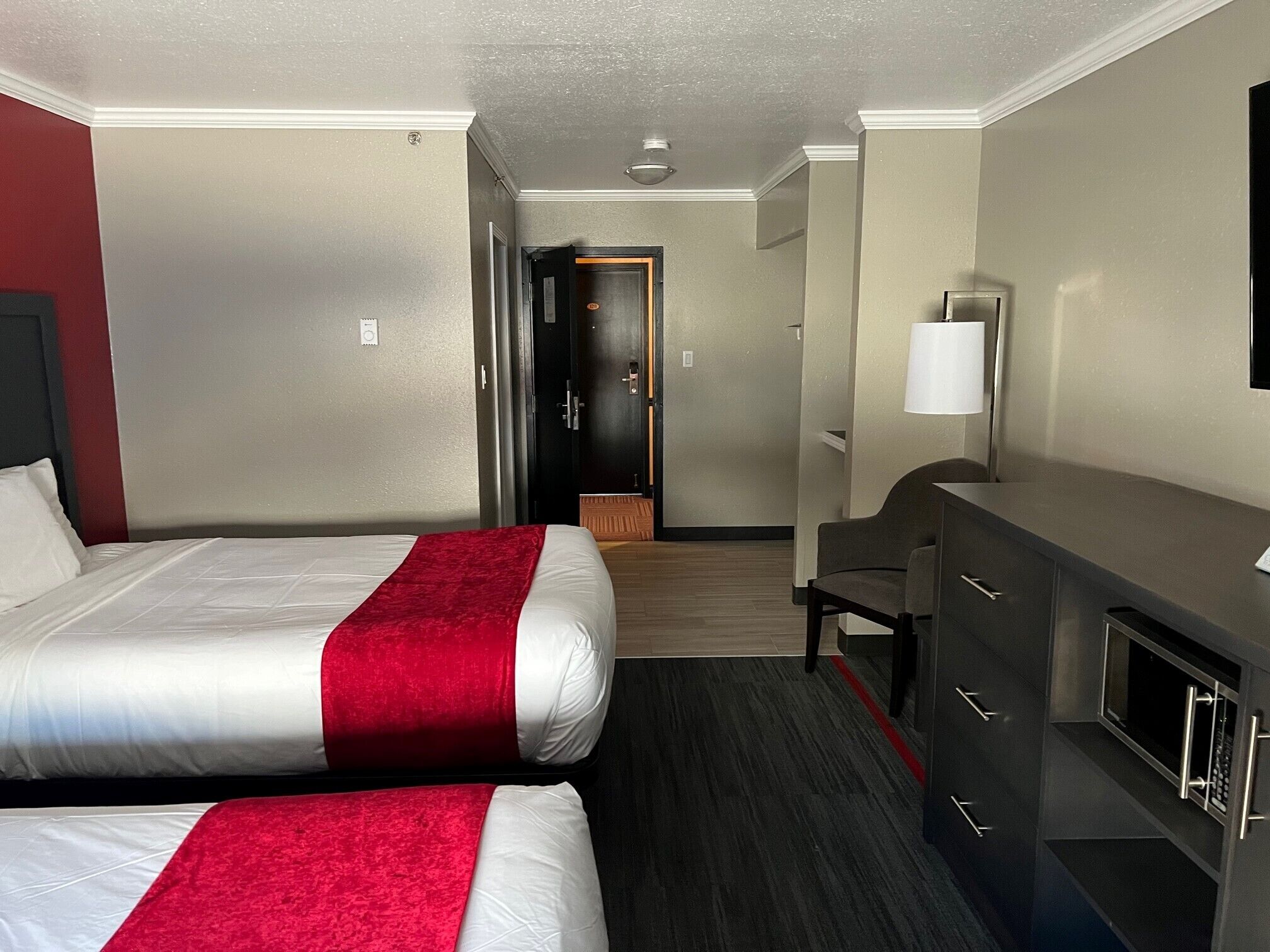 Classic Double Room | Desk, blackout drapes, iron/ironing board, free WiFi