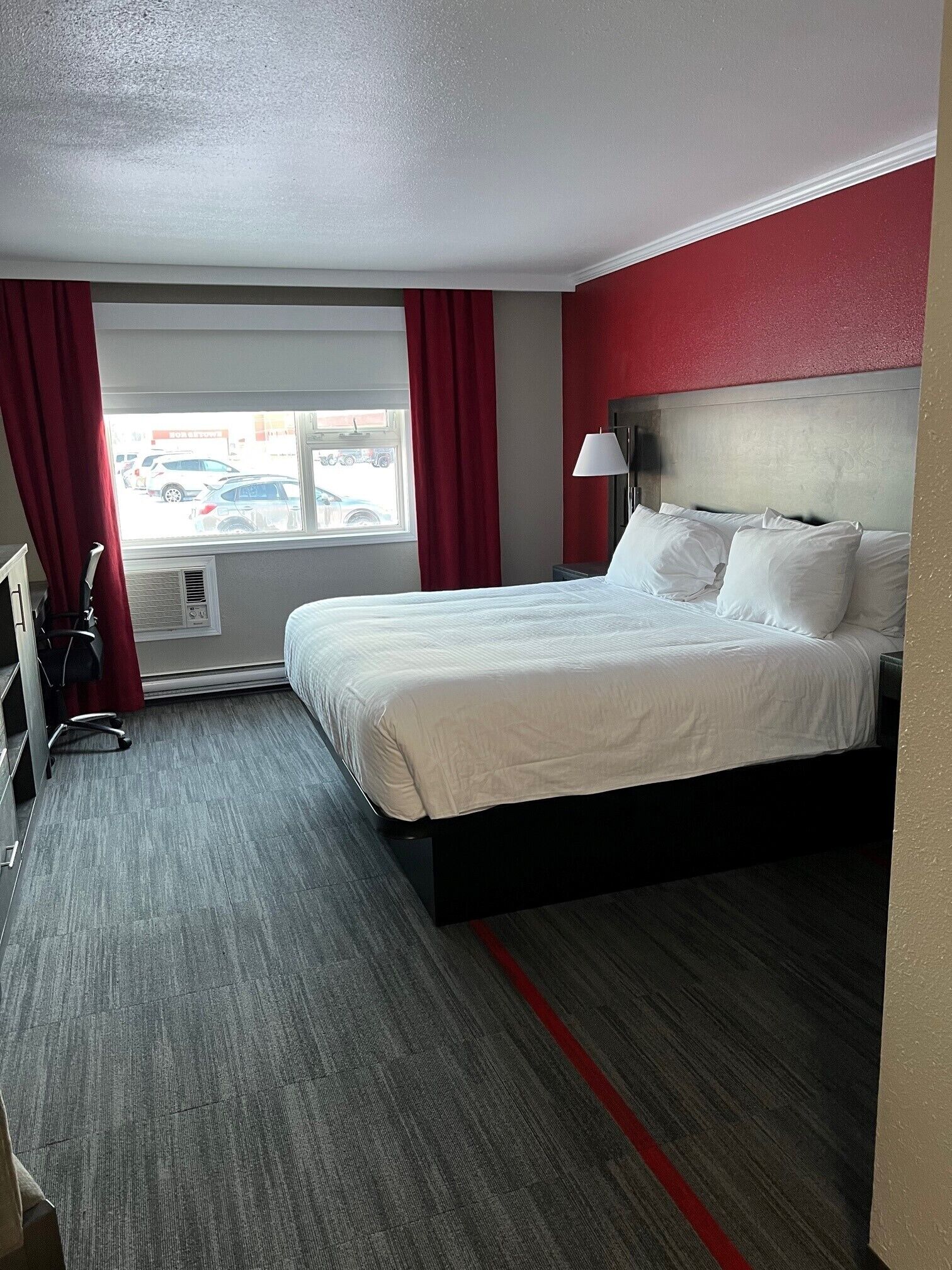 書桌、遮光窗簾/窗簾、熨斗/熨衫板、免費 Wi-Fi