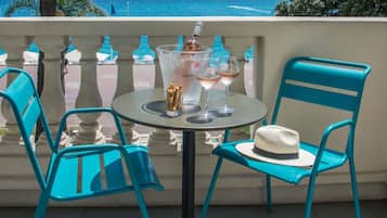 Luxe beddengoed, een kluis op de kamer, een bureau