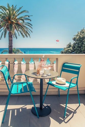 Mercure Nice Marche aux Fleurs