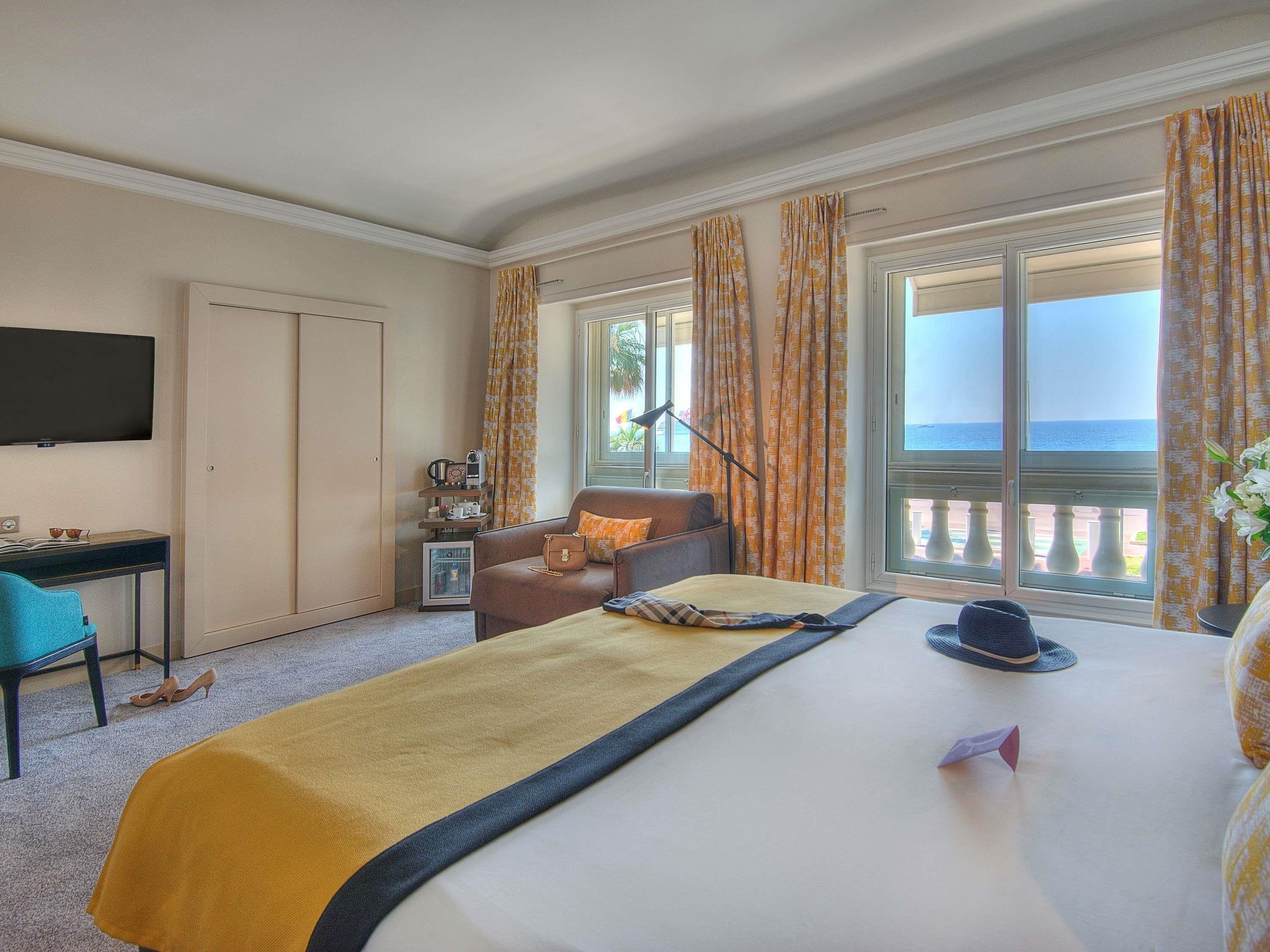 Privilege, Kamer, 1 tweepersoonsbed | Luxe beddengoed, een kluis op de kamer, een bureau