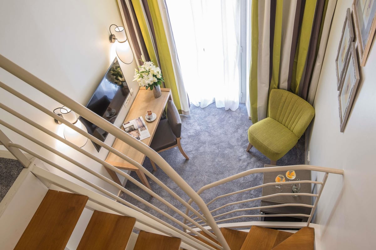 Chambre Classique | Literie de qualité supérieure, coffres-forts dans les chambres, bureau