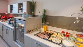 Daily buffet breakfast (EUR 19 per person)