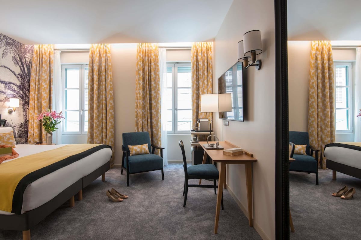 Privilege, Triple Room, 1 Double Bed with Sofa bed | Premium bedding, in-room safe, desk, blackout drapes