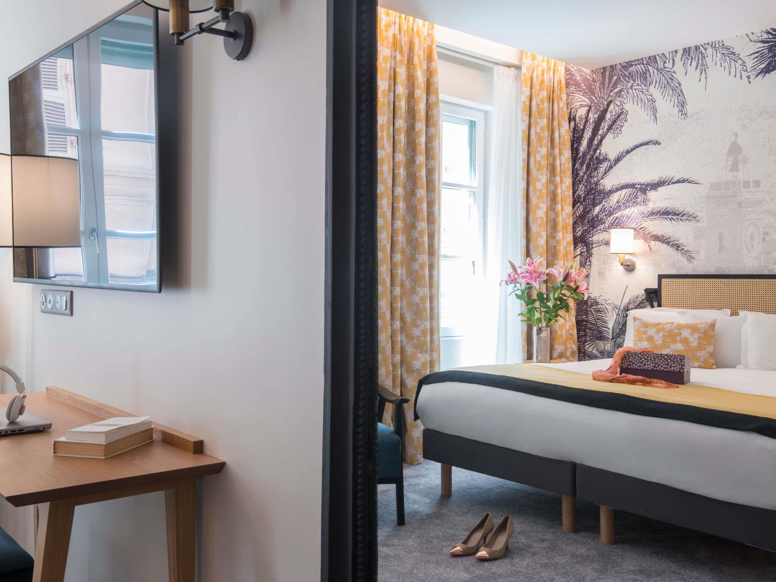 Privilege, Room | Premium bedding, in-room safe, desk, blackout drapes